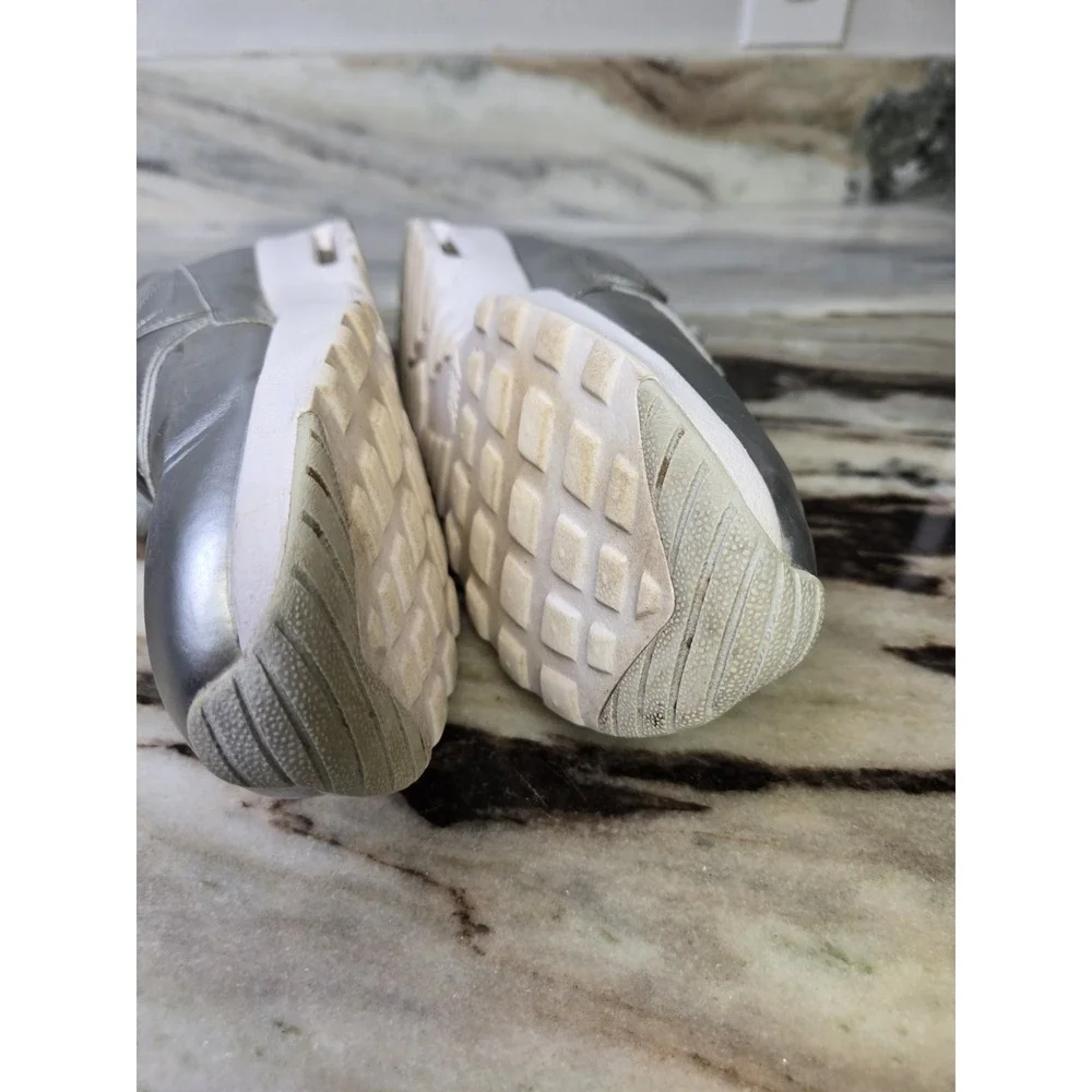 Nike Air Max Thea Silver Metalic Sneaker Shoe  819640-001 70s‎ retro futuristic